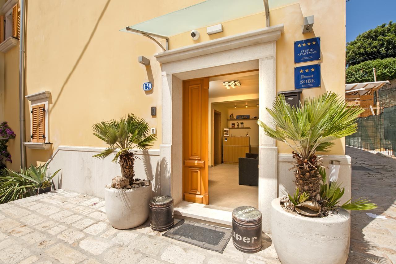 Guest House Golden Goose Rovinj Exteriör bild