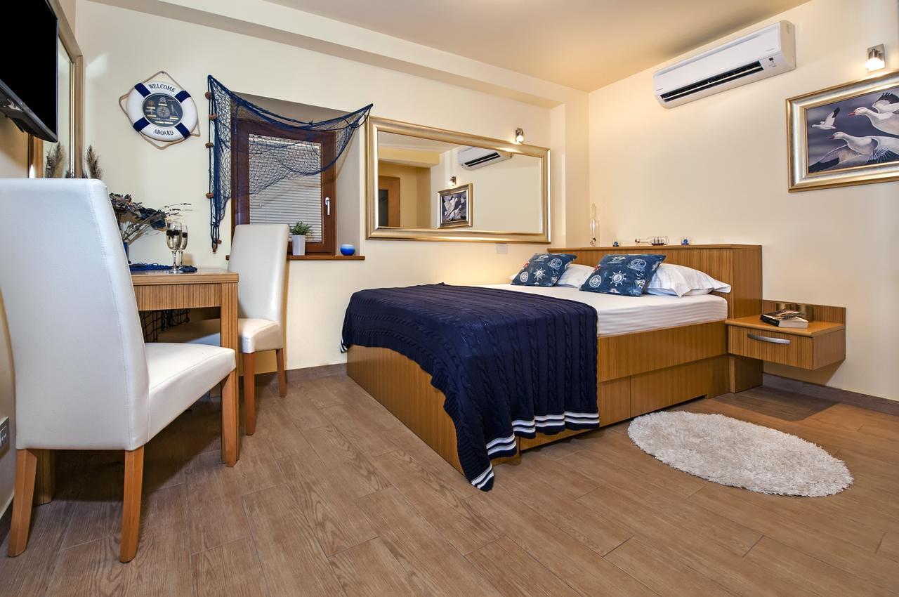 Guest House Golden Goose Rovinj Exteriör bild